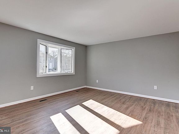 5th image of 54 Craftsman Ct