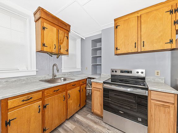 3rd image of 518 Reynolds Ave #Ll