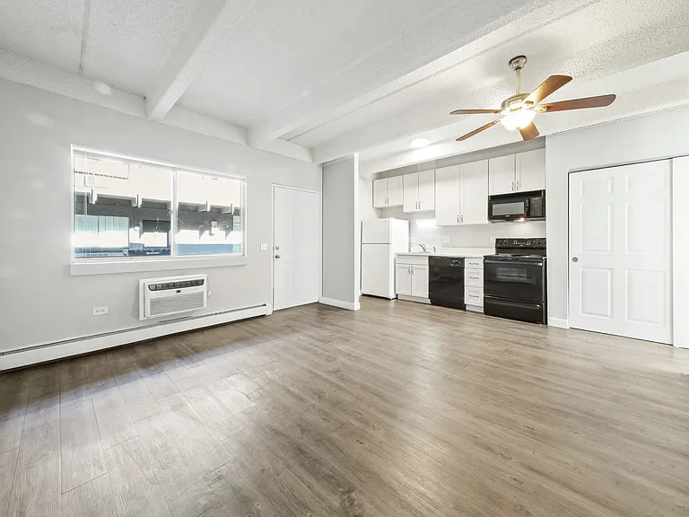 Montego Apartments — Photo 38