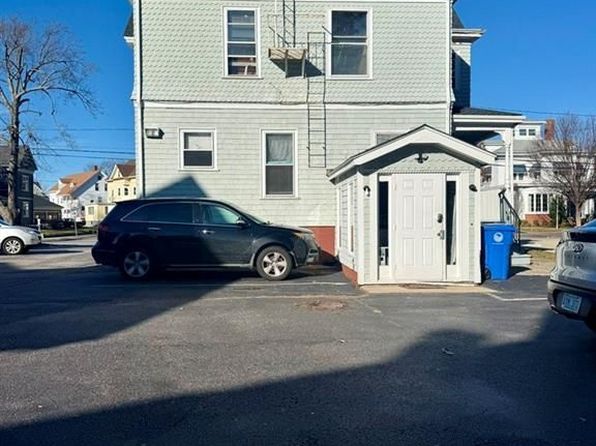 209 Cottage St #3