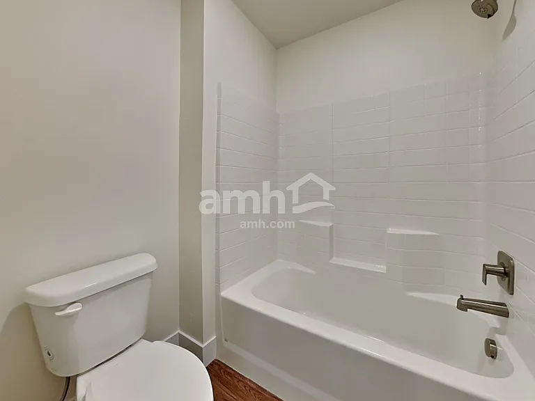 1029 N Barkvine Ave — Photo 20