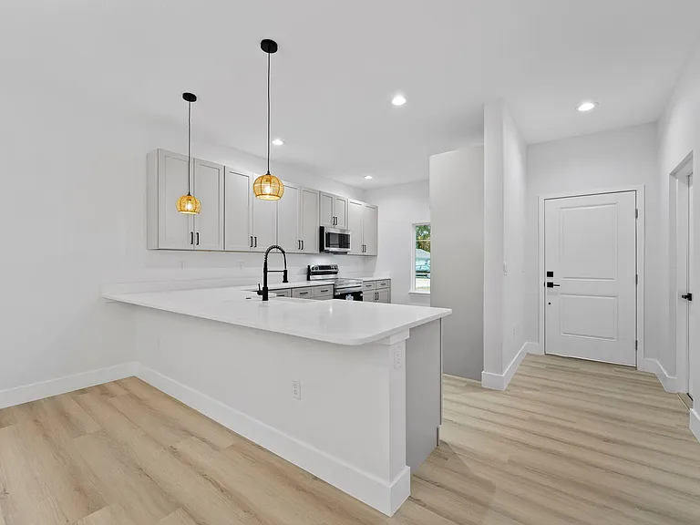5437 Brownell St — Photo 4
