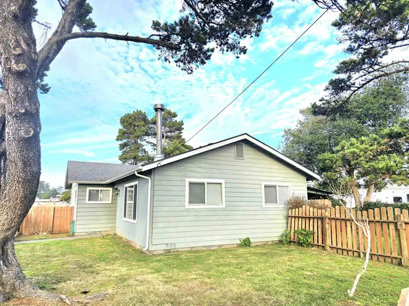 902 Fresno St, Crescent City, CA 95531