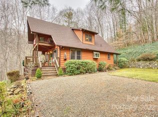 365 Old Country Rd, Waynesville, NC 28786
