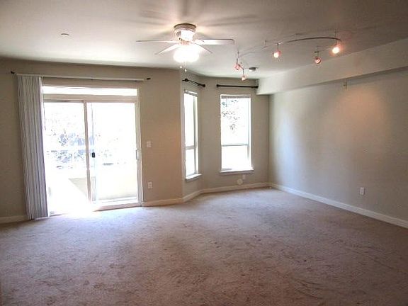 4th image of 925 110th Ave SE #308