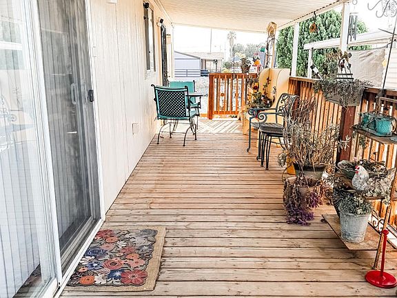 5th image of 852-57 E Grangeville Blvd