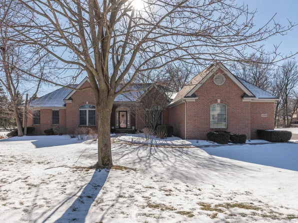2001 Bay Hill Ct, Ann Arbor, MI 48108
