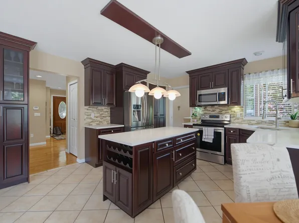 10482 Ashdown Pl, Surrey, BC V4N 1W6