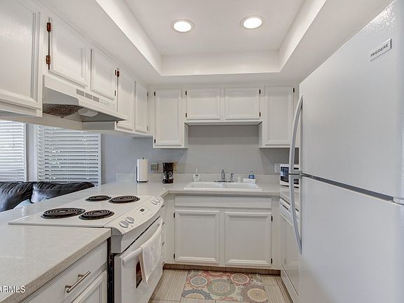 5th image of 3002 N 70TH Street #224