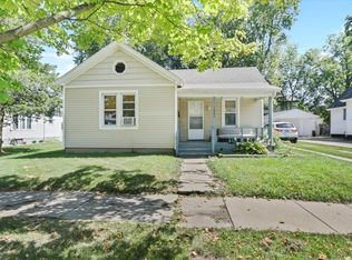 1404 S Center St, Bloomington, IL