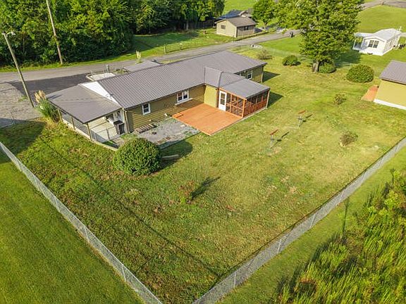 5th image of 1805 Strawberry Ln NE