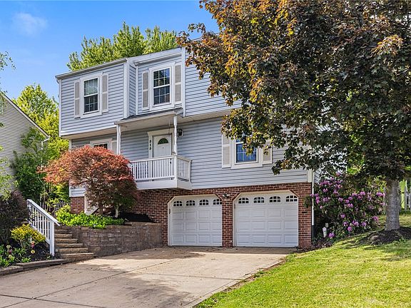 2nd image of 515 Cresthaven Dr
