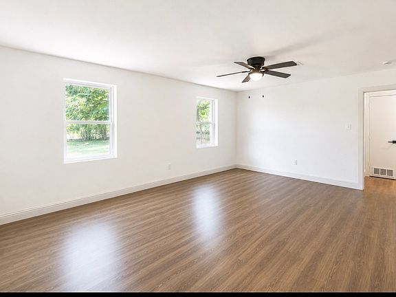 4th image of 4504 Highland Lake Dr