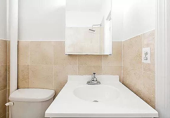 3rd image of 176 Thompson St APT 5