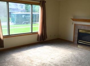 400 Westwood Ct #A, Crystal Lake, IL 60014
