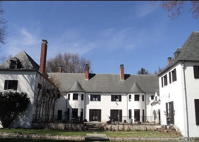 2nd image of 36 Muttontown Ln