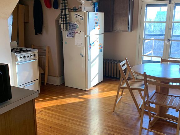 2nd image of 1848 C St APT 301