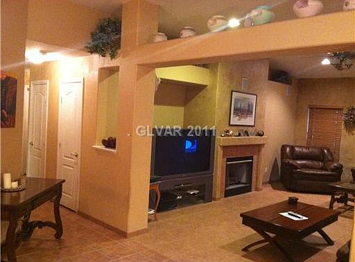 4th image of 6917 Glen Landing Ave