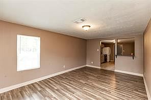 3rd image of 410 Martin Luther King St