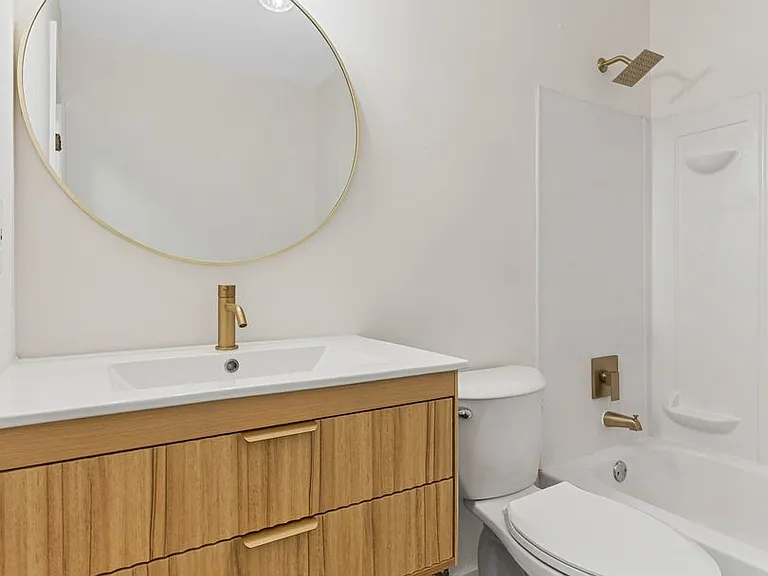 7 Andrea Dr — Photo 3
