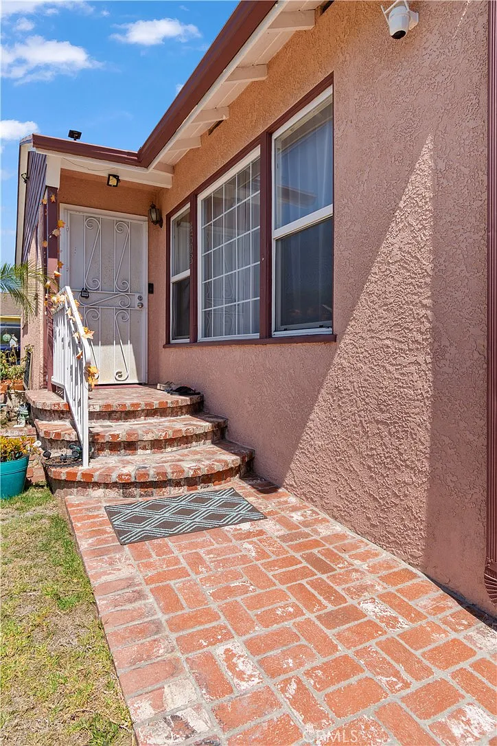 3 bed, 1368 sqft, $5,200 — Photo 3