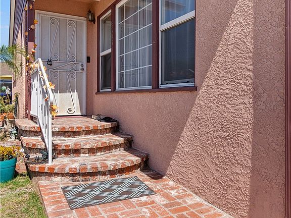 3rd image of 4503 Darien St