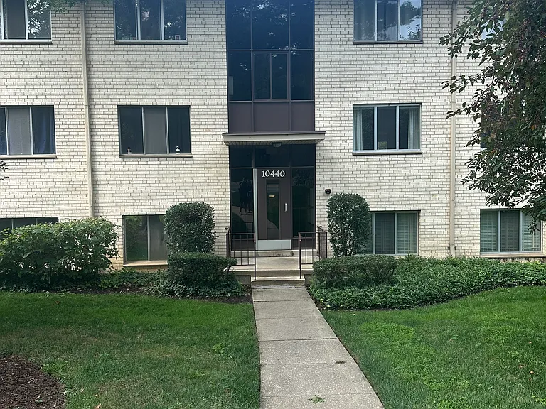 10440 Rockville Pike #302 — Photo 12