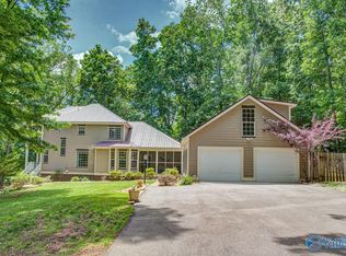 751 Dry Creek Cove Rd, Laceys Spring, AL 35754