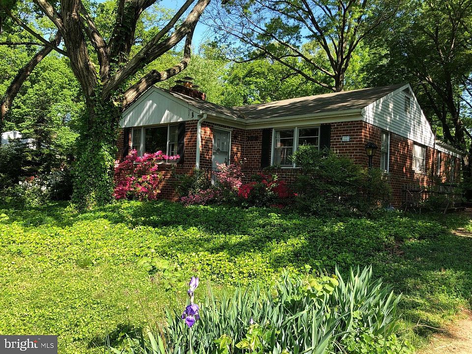 1st image of 8606 Forest St
