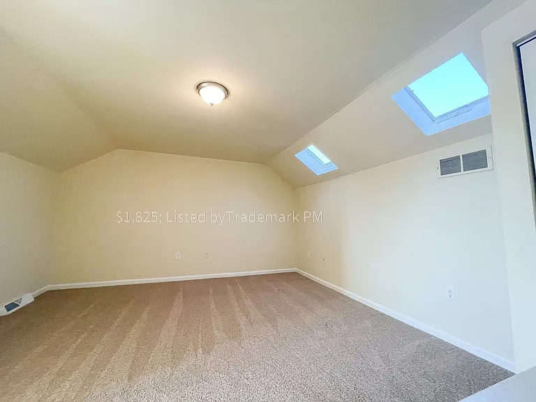 1921 Shady Oak Dr — Photo 16