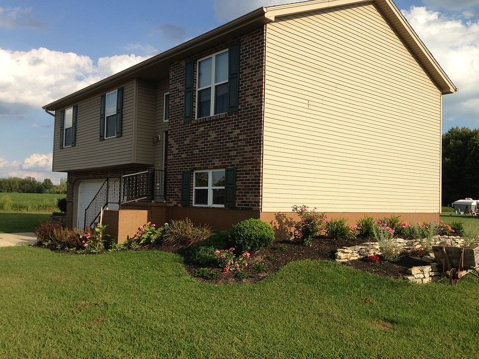 1st image of 210 Linn Dr