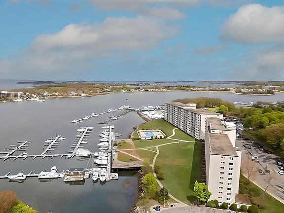 3rd image of 200 Cove Way Unit 806