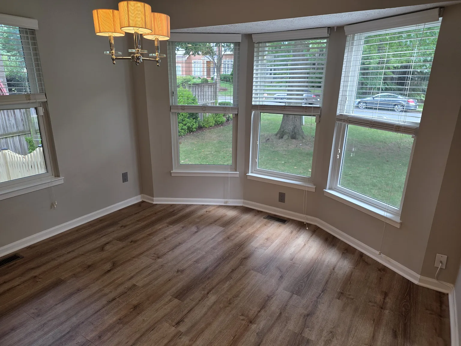 3 bed, 2.5 bath, 1553 sqft, $3,550 — Photo 4