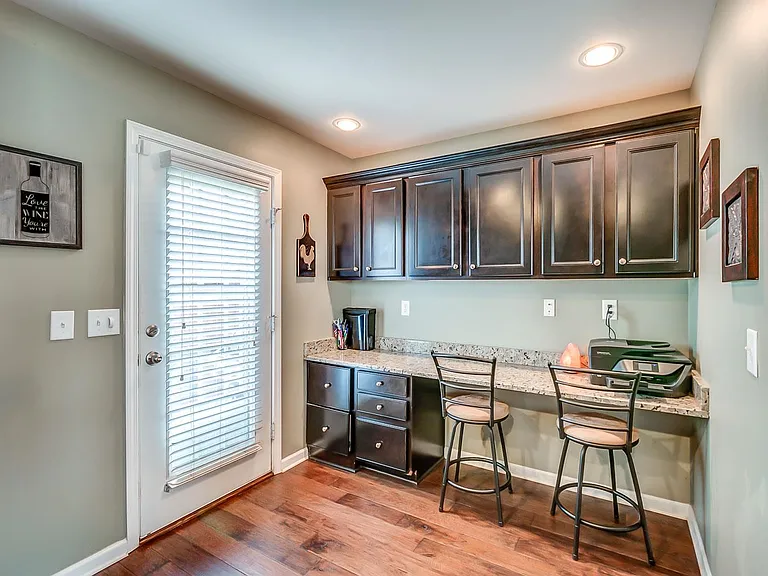 1431 Riverbrook Dr #1 — Photo 8