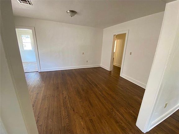 4th image of 2413 NW 20th St