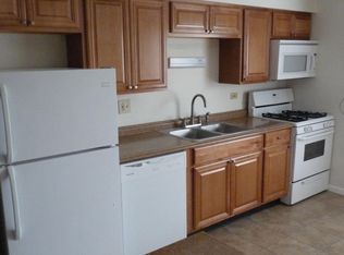 2332 Century Point Ln, Glendale Heights, IL 60139