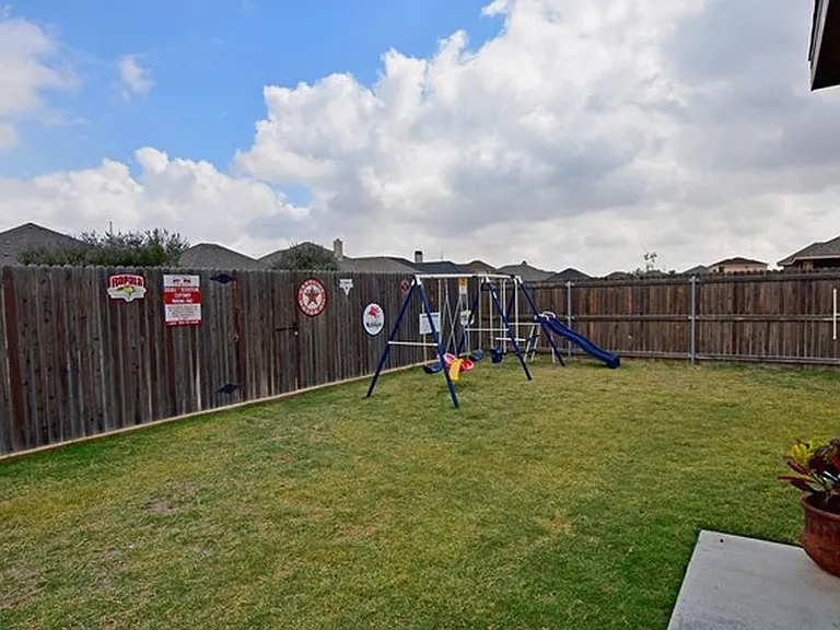 7309 Raphael St — Photo 18