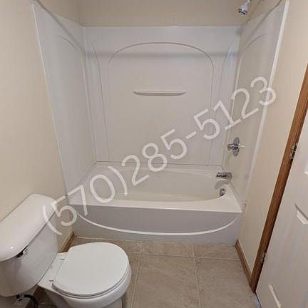 5th image of 1009 Charles St APT 2