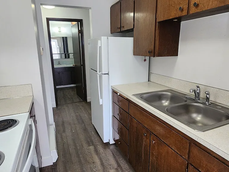 The Deer Park Apartments! — Photo 20