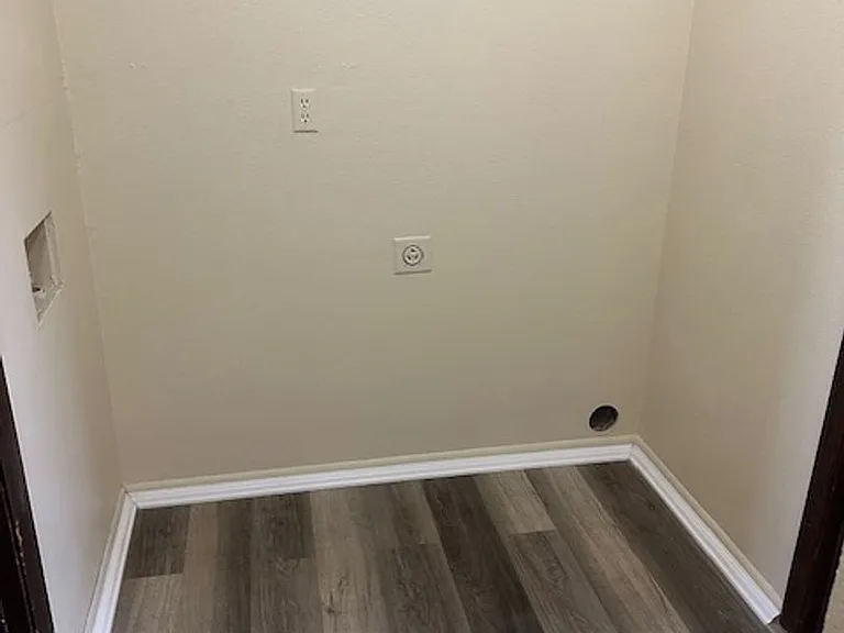 1502 Ernest Ave — Photo 8