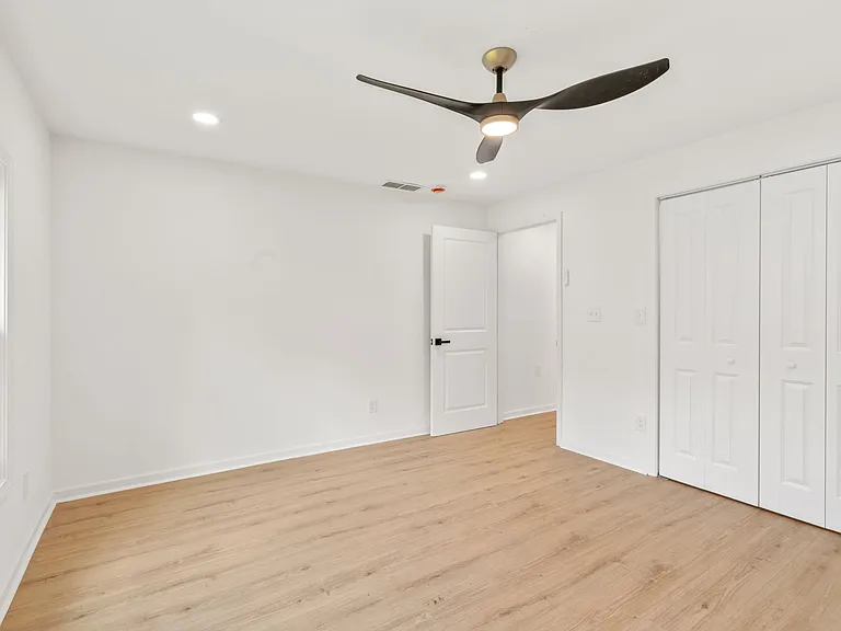 149 Edwards St NW — Photo 17