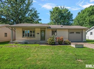 814 Virginia Ave, Taylorville, IL 62568