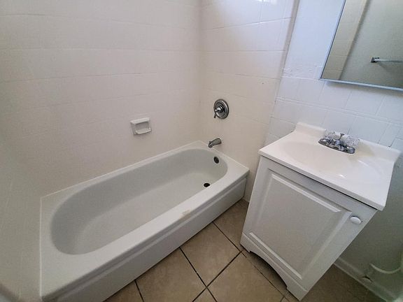 2nd image of 148 N Mayflower Pl