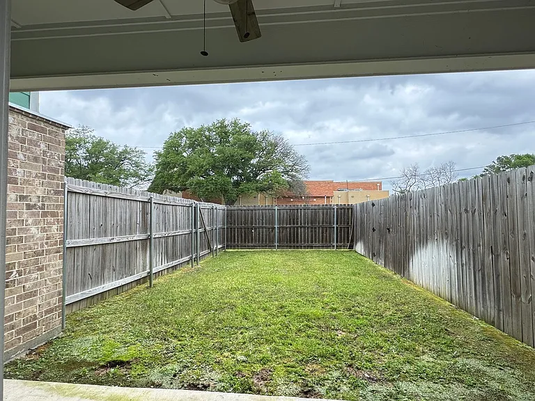 1655 S Kennedy Ave — Photo 20