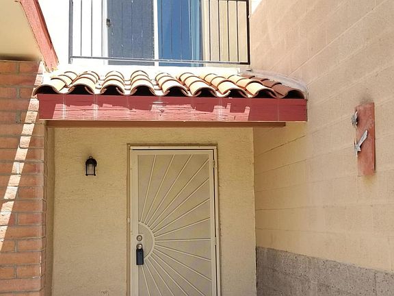 2nd image of 2062 W Cadbury Ct