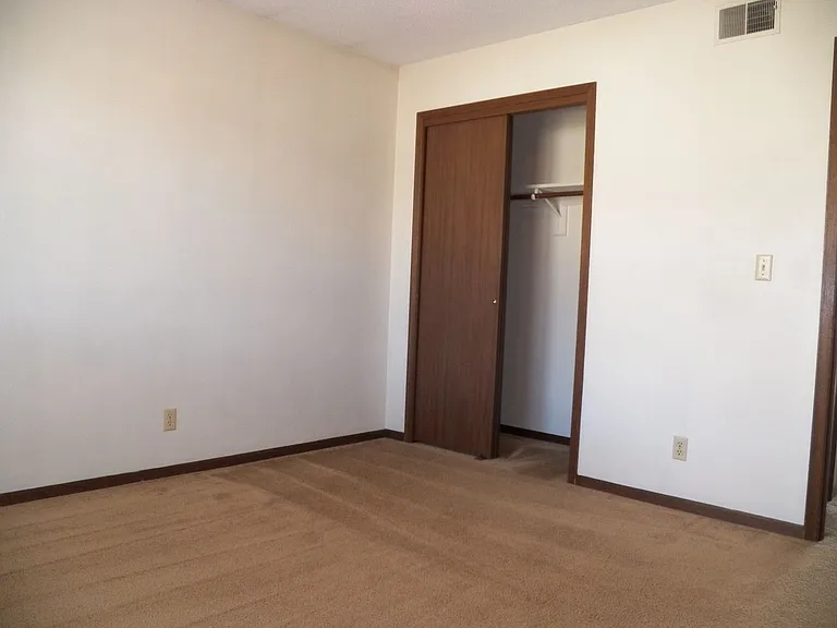 1008 Bridgit Ct SE — Photo 6