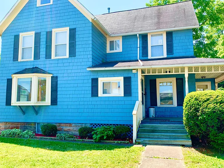 215 W Lorain St — Photo 15