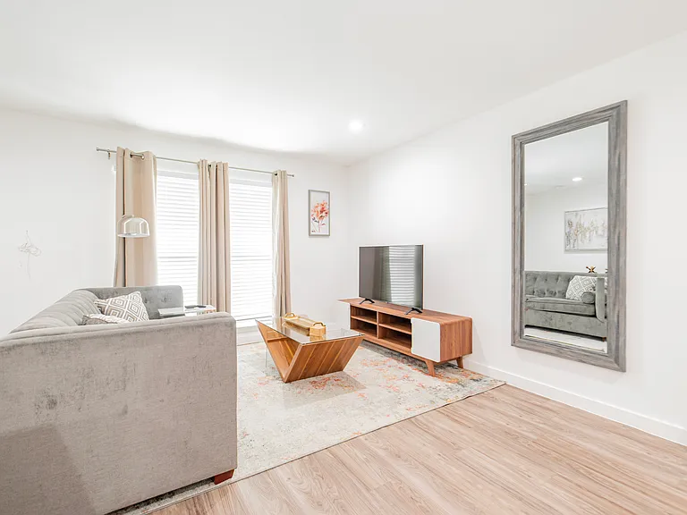 Perrin Flats at Bishop Ridge — Photo 9
