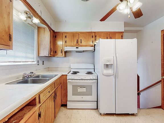 3rd image of 3846 Paula Dr