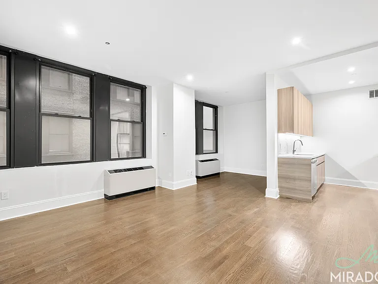 15 Park Row #9K — Photo 1